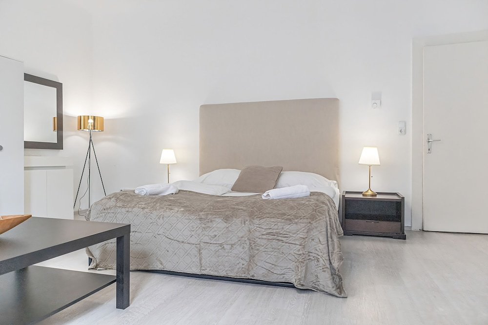 Beautiful 1BR Near Rennweg Belvedere