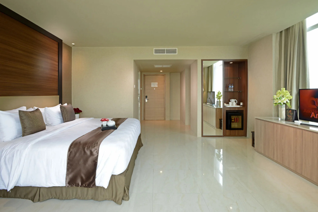 Aria Centra Surabaya