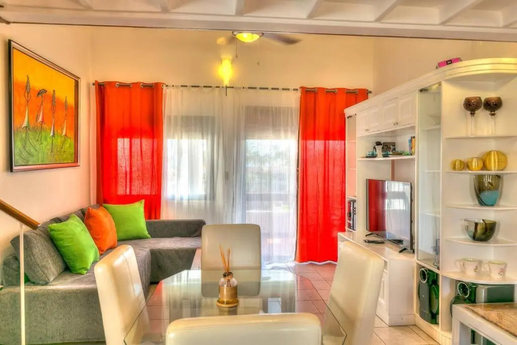 Beachfront apartment with Wifi & Cable TV - I-401