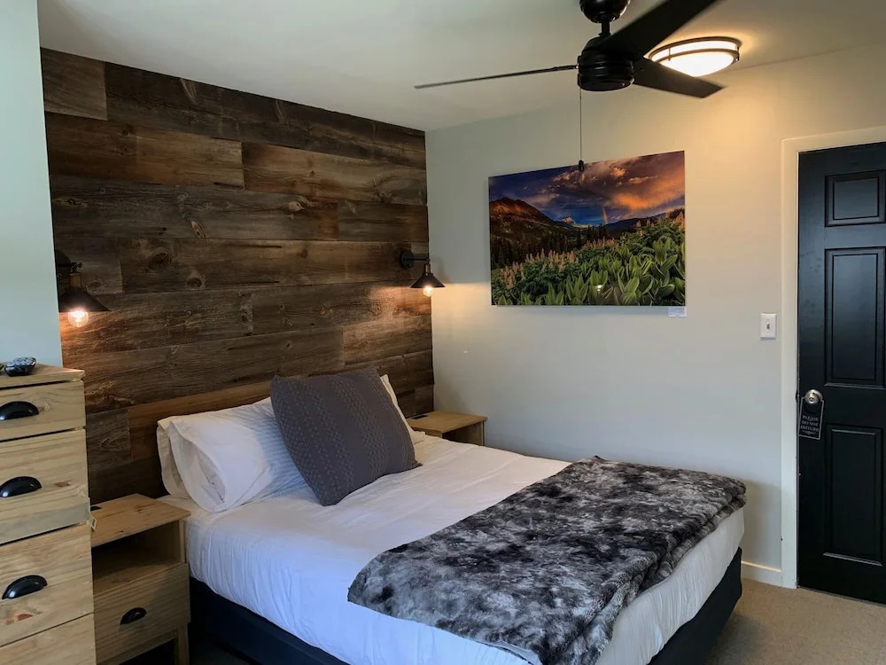 Purple Mountain Bed & Breakfast & Spa