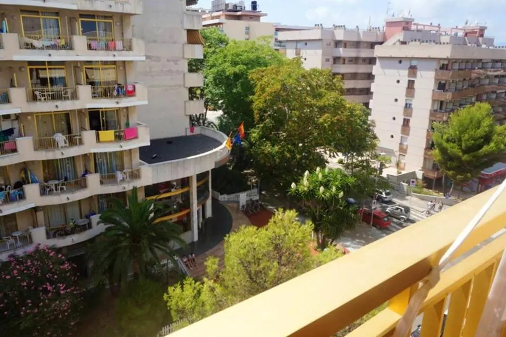 Apartment with 2 bedrooms in Salou with wonderful city view shared pool furnished balcony 300 m from the beach