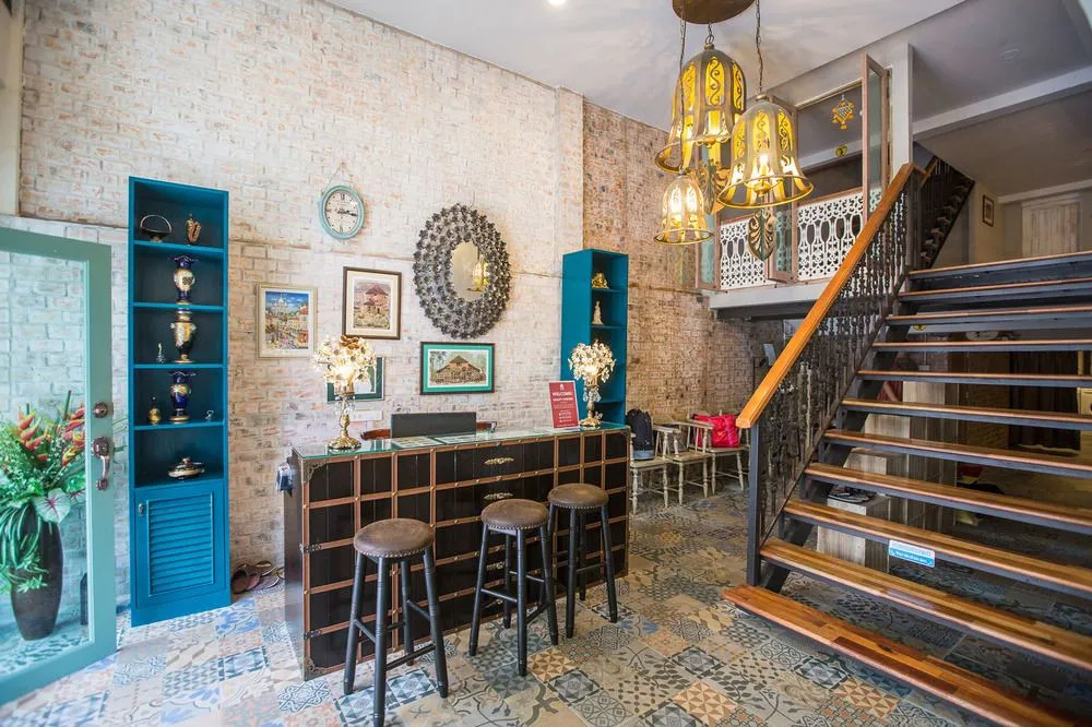 ZEN Rooms Manee Nopparat Soi 1