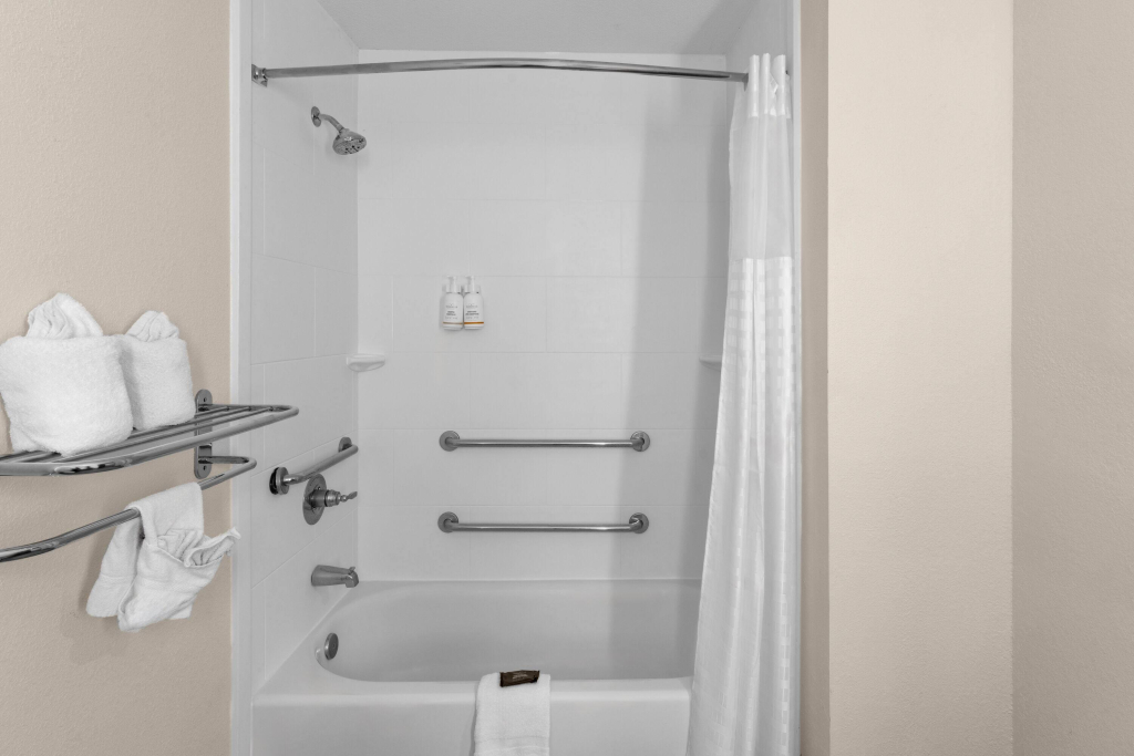 Baymont by Wyndham Iowa Lake Charles