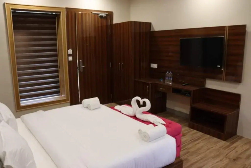 Jollywood Banquets & Resort