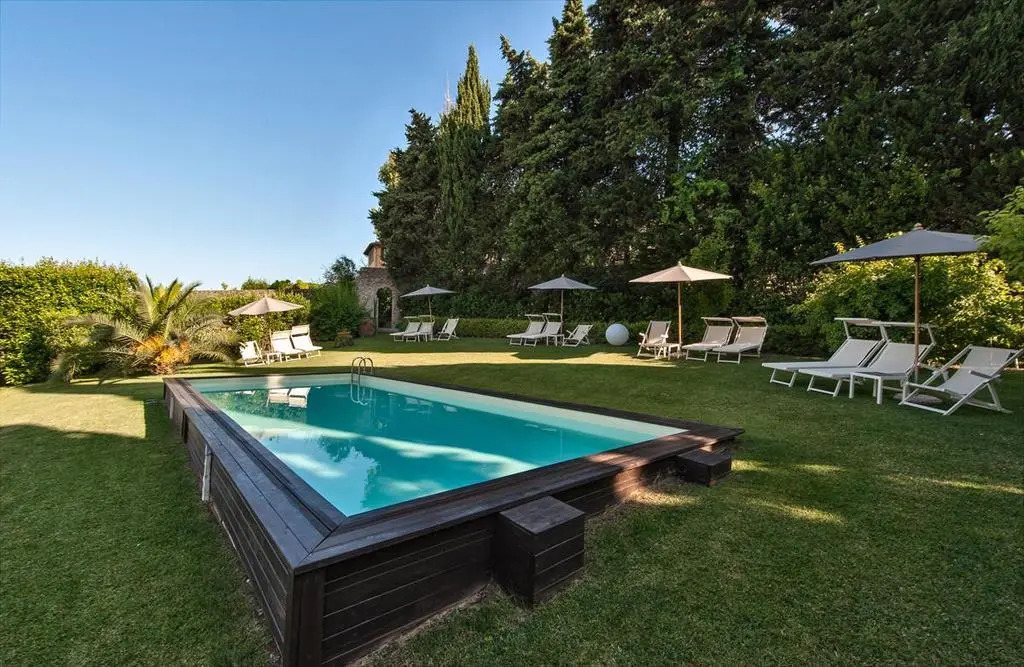 Villa Camaiore by PosarelliVillas