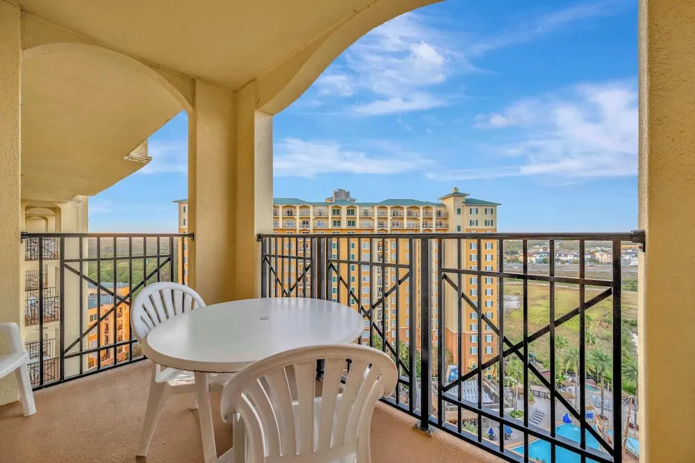 2BR Fireworks View With Pool Spa 5 Minutes to Disney