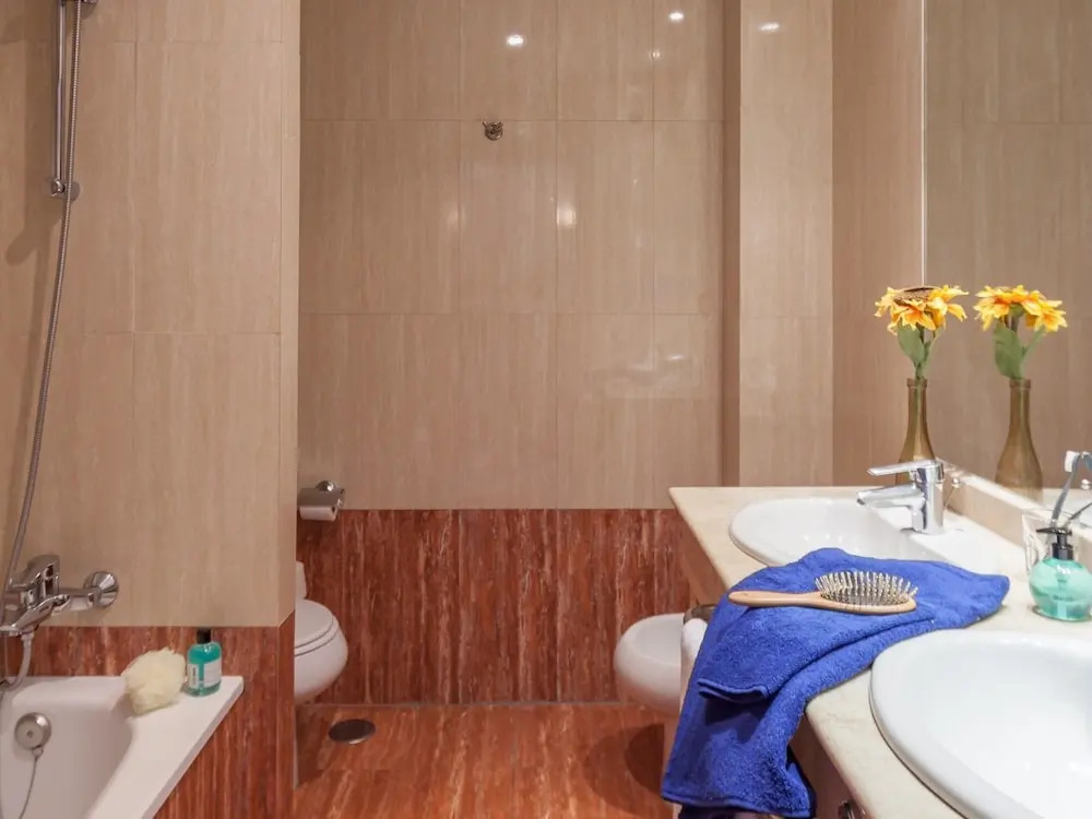 Well-kept and Atmospheric Apartment Just 1 km. From sea