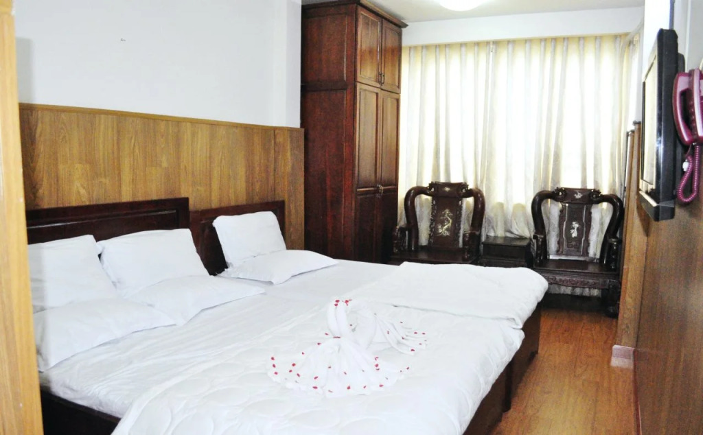 Around the World Hotel