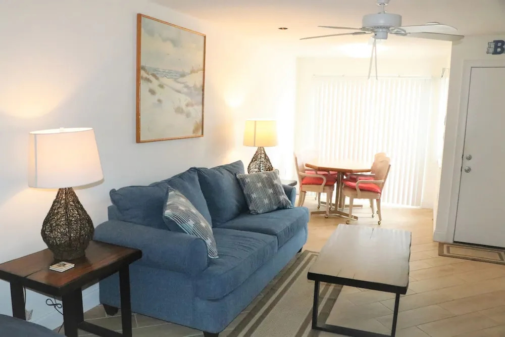 Siesta Beach House #303 2 Bedrooms 1.5 Bathroom Townhouse