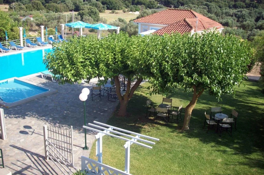 Ionis Hotel