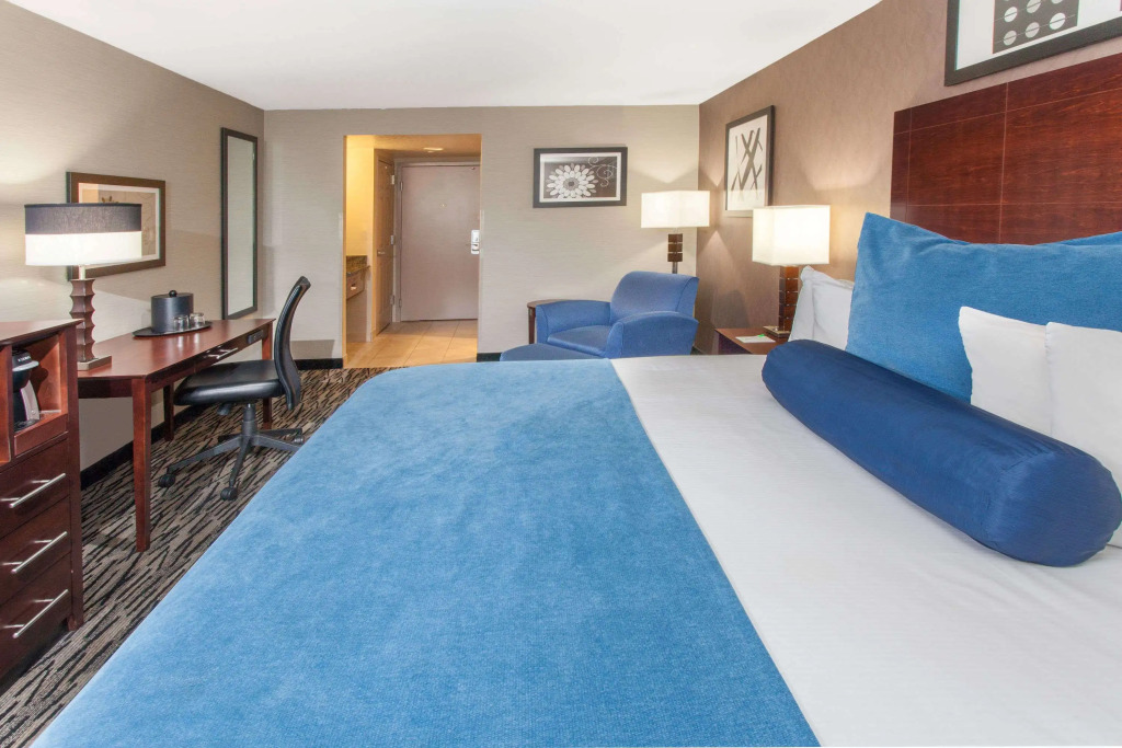 Wyndham Garden Elk Grove Village - OHare