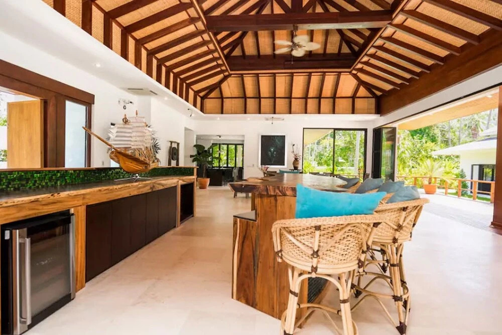 3 Bedroom Pure Luxury Lipa Noi