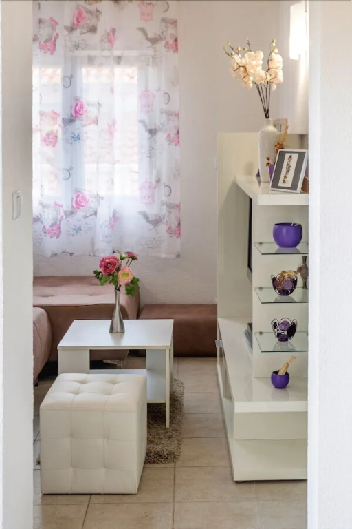 Holiday House Little Desire