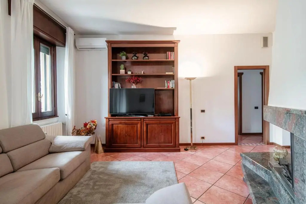 Feel @ Home Como - by MyHomeInComo
