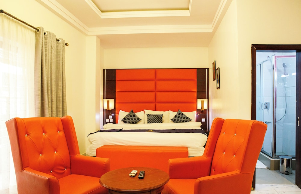 Pinnacle Castle Hotel Asaba