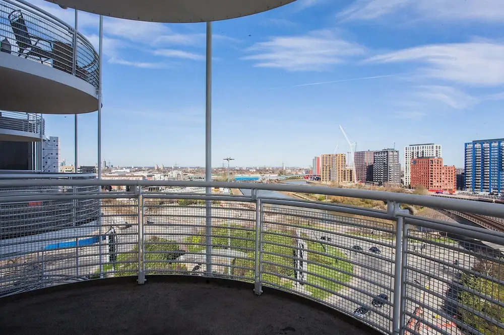 Stunning 2 Bed Apartment with Amazing Views