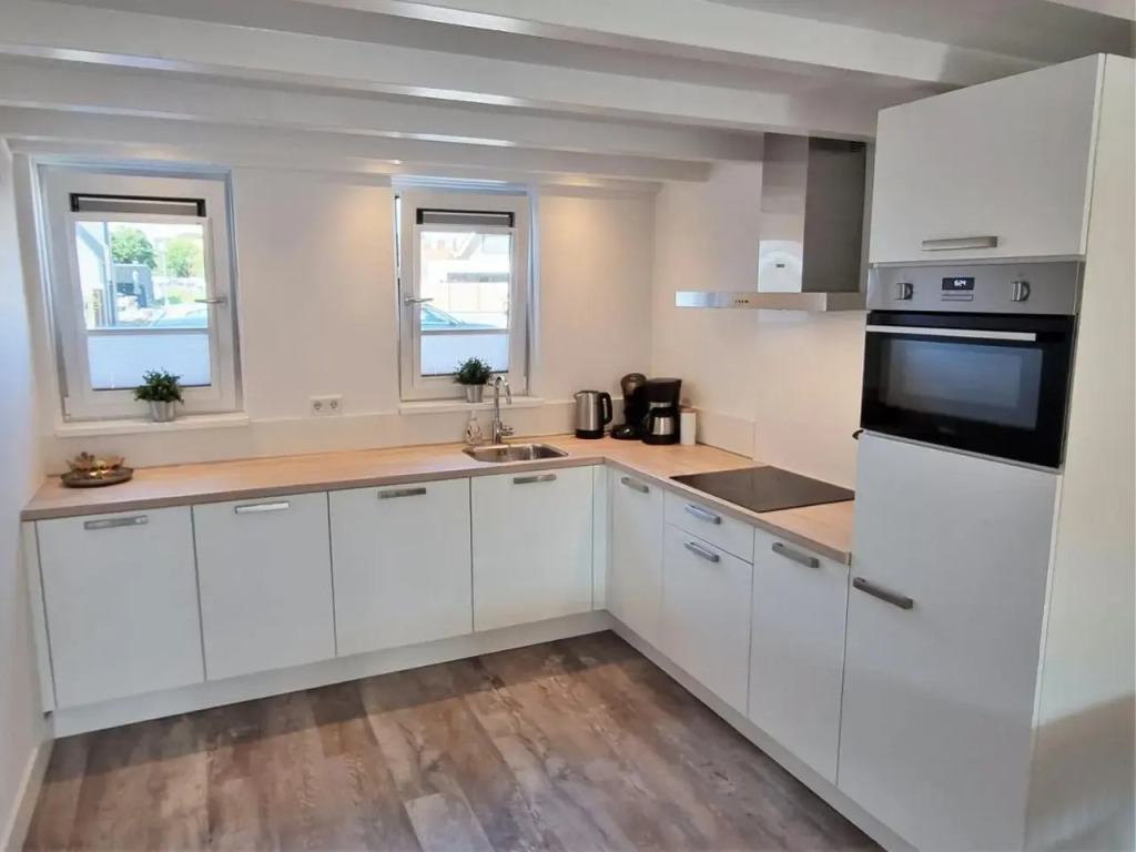 DJV86 NEW Modern holiday home in central location