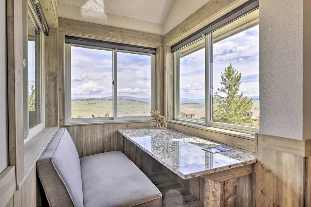 Updated Studio Loft in Granby: Epic Mountain Views