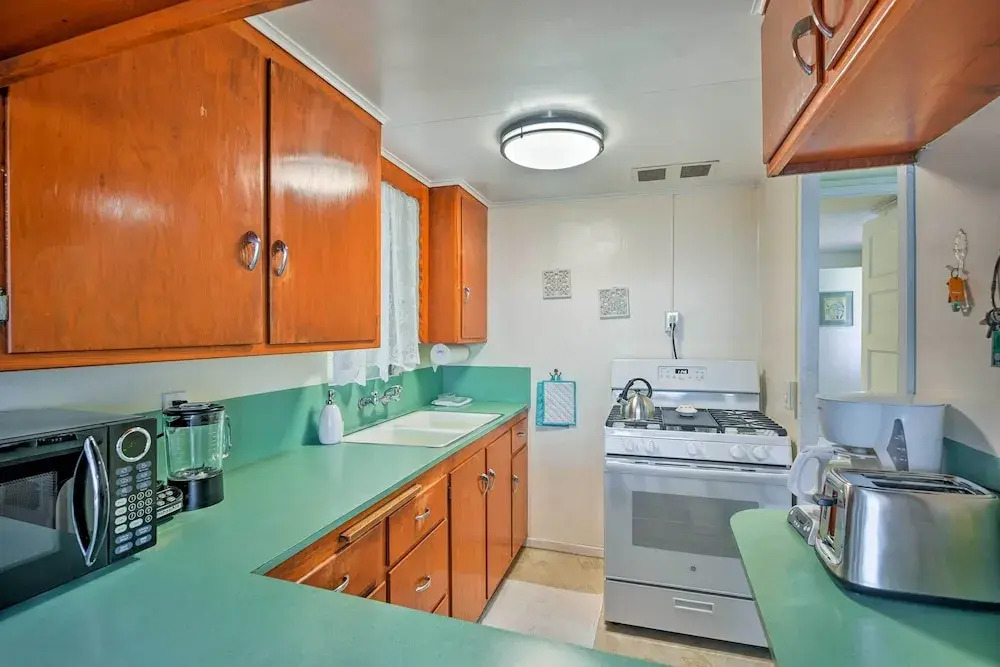 Catalina Island Cottage - Walk to Main St & Beach!