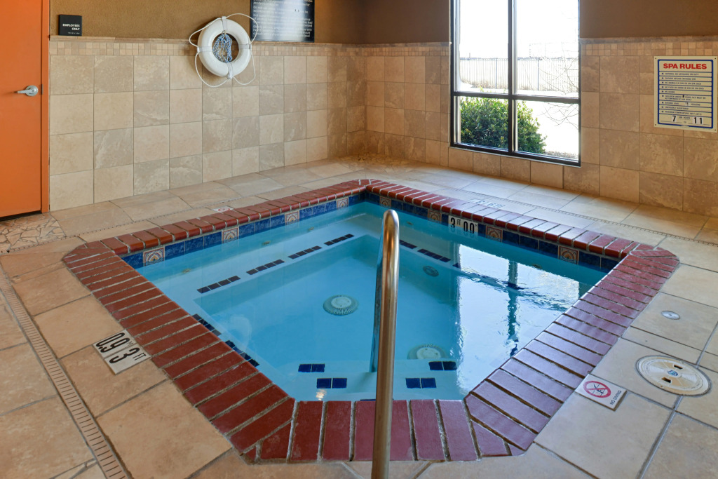 Hampton Inn & Suites - Coors Road