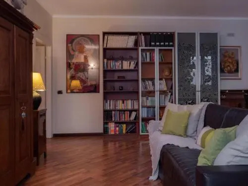 Stylish Boutique Apartment-City Center