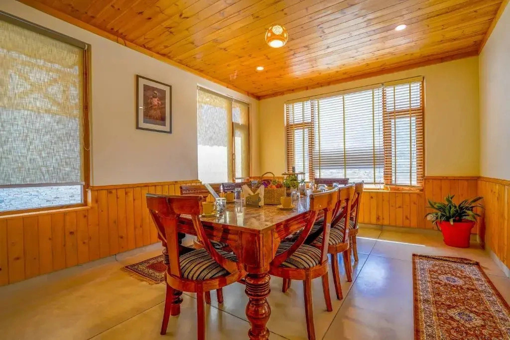 2 BR Cottage in Near Mall Road, Manali, by GuestHouser (CC40)