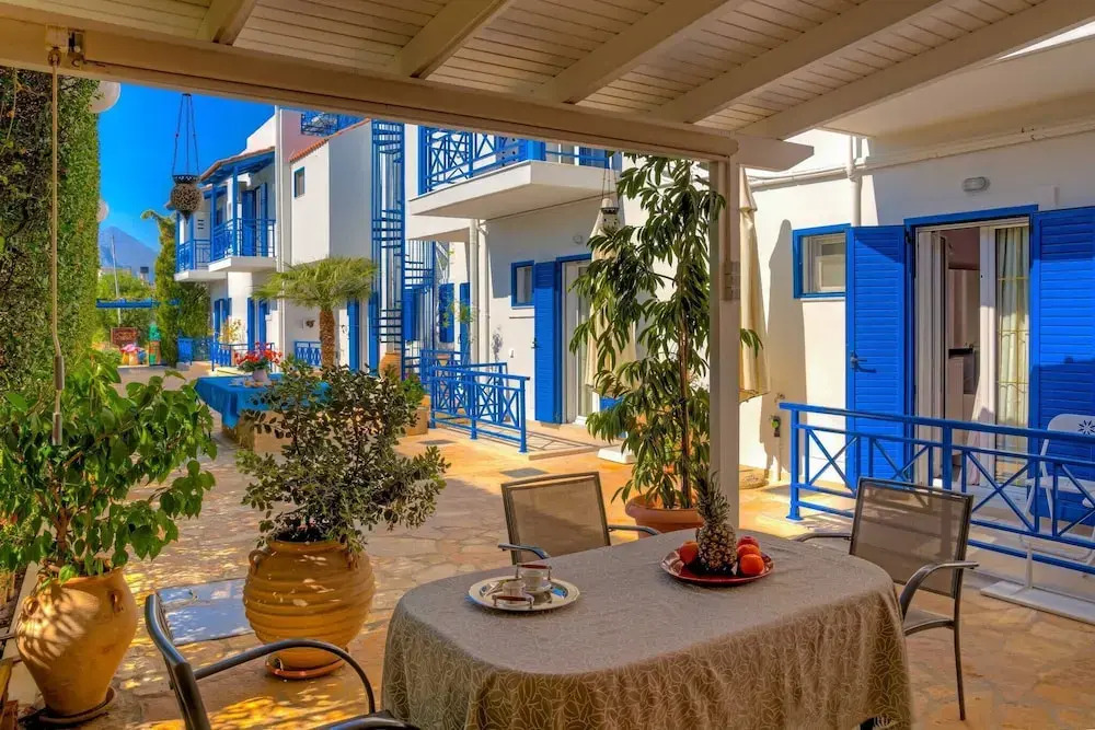 Bbq, Balcony, 42mbps, King, Backyard, Full Kitchen-1