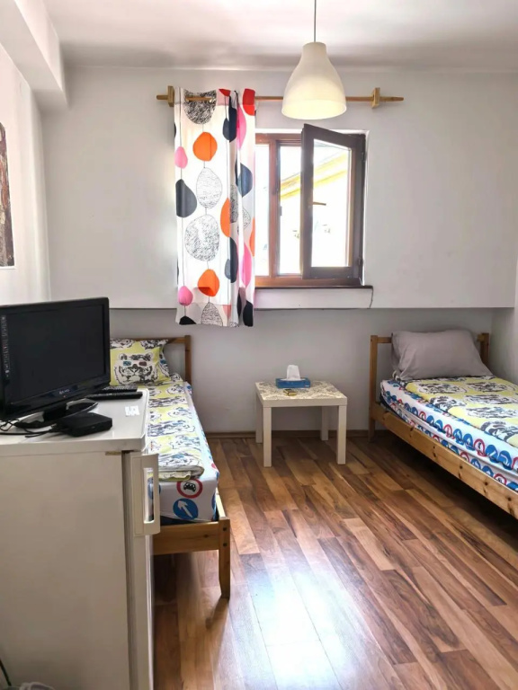 4 Rooms