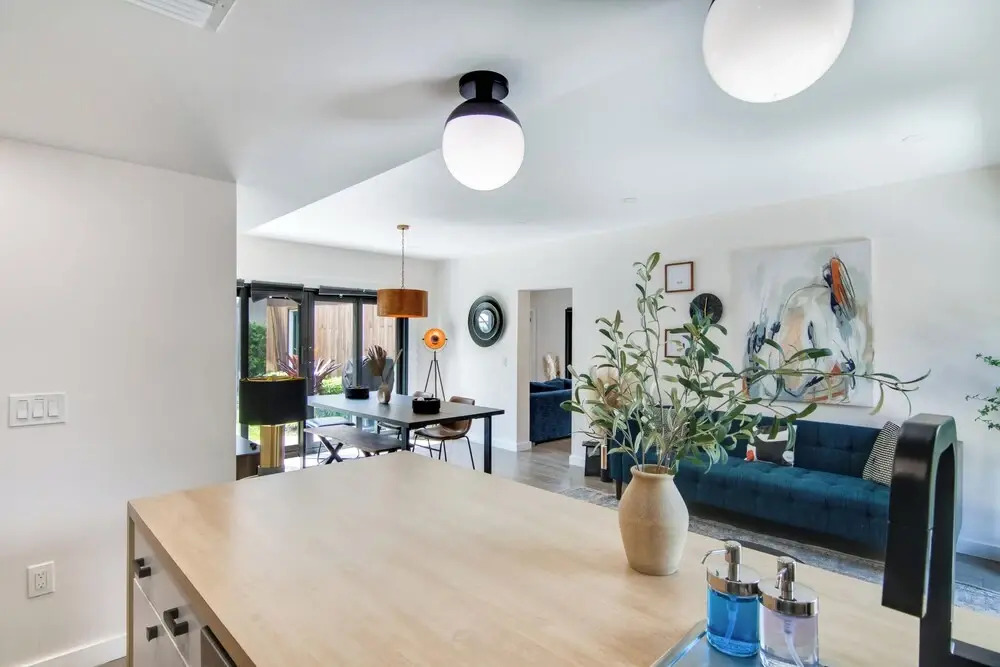 5BR Sleeps 14 w/ In-law Suite & Bbq!