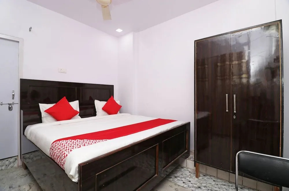 OYO Flagship 23207 Hotel Raj Shree