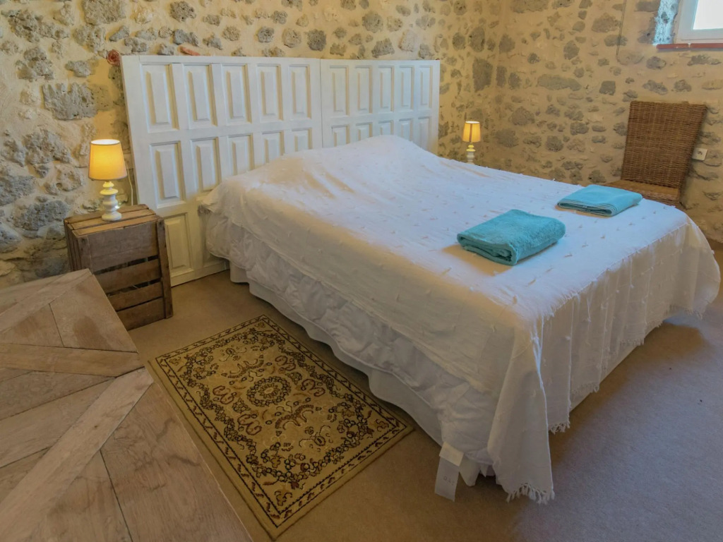 Mansion in Fargues with Pool and Garden