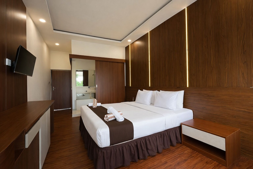 Nirvana Hotel Resort Tetebatu