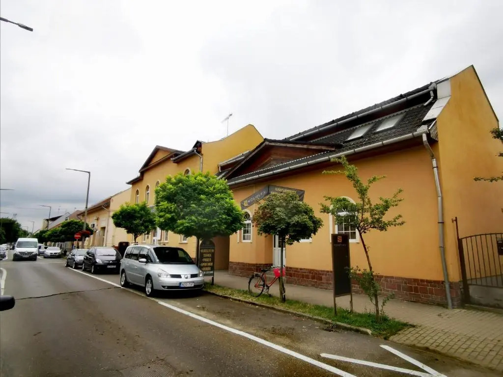 KOMPLEX -Rendezvénytermek-Panzió-Apartman-Irodák