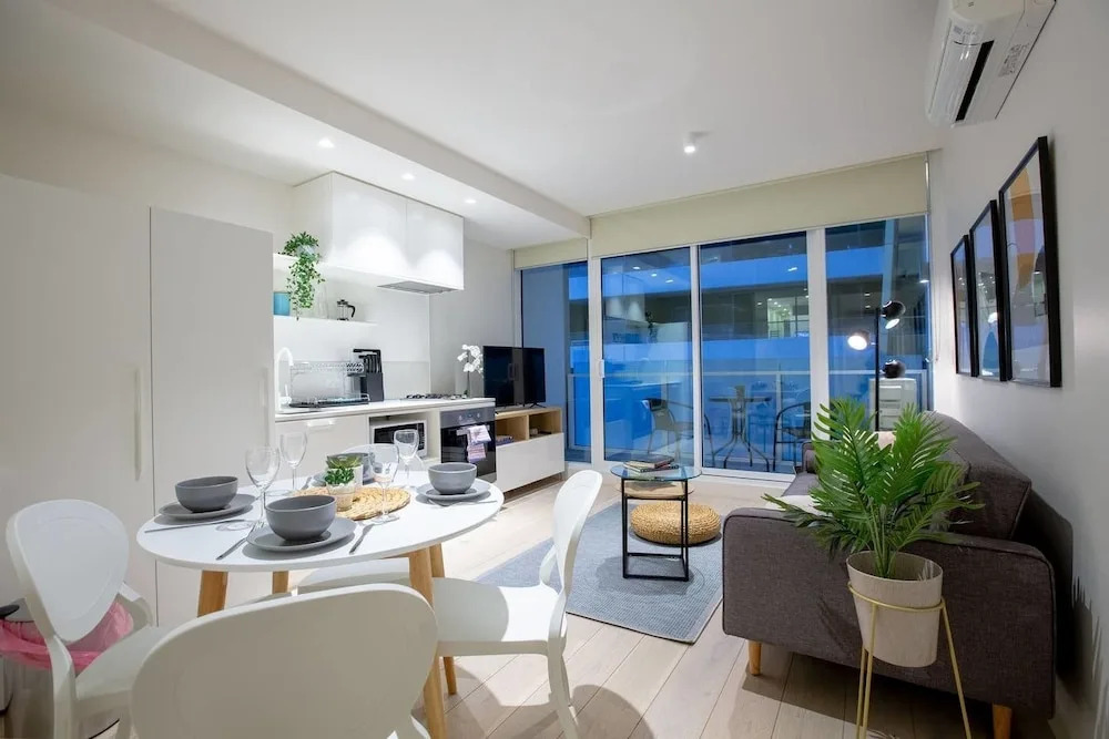 Stylish Luxurious Convenience At South Yarra Melbourne