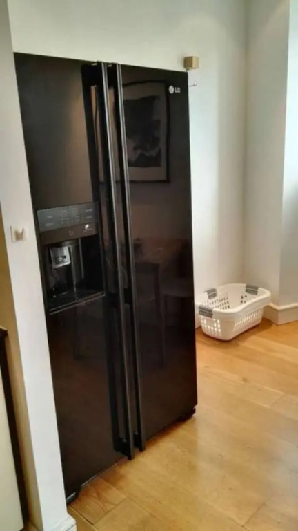 Modern 2 Bedroom Apartment With Balcony in Canary Wharf