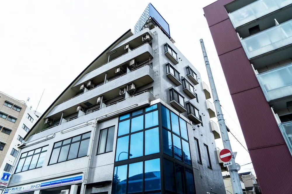 Premavera Kamata 303