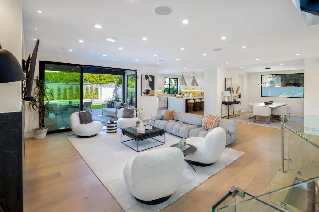 Curson Modern