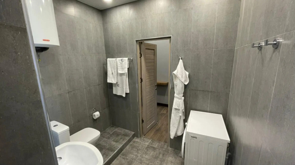 1BDB apartment in the small center