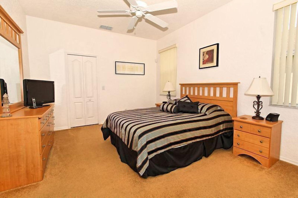 4 Br Home Kitchen Sleeps 8 - Evf 4113