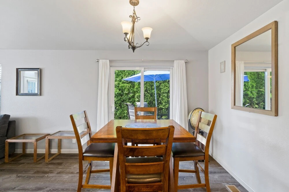 Dog-friendly Post Home With Private Hot Tub, Fire Pit, and BBQ on the Deck by Redawning