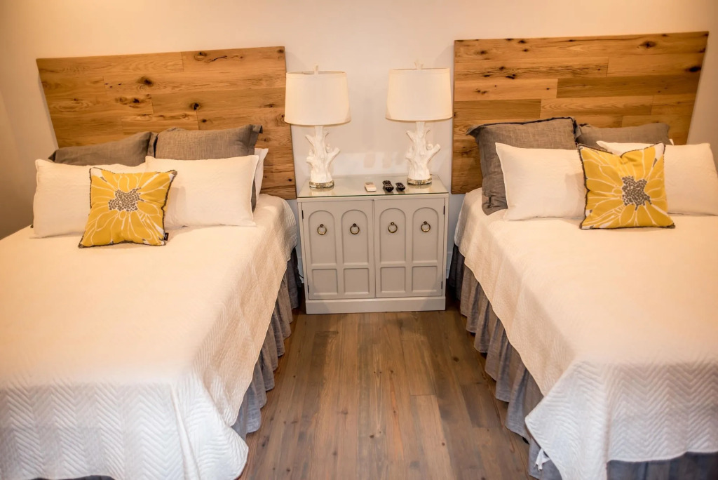 493 King Luxury Suites