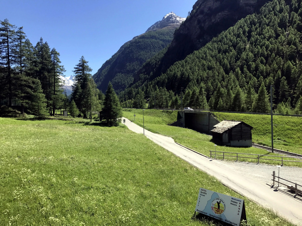 B&B Matterhorn Golf