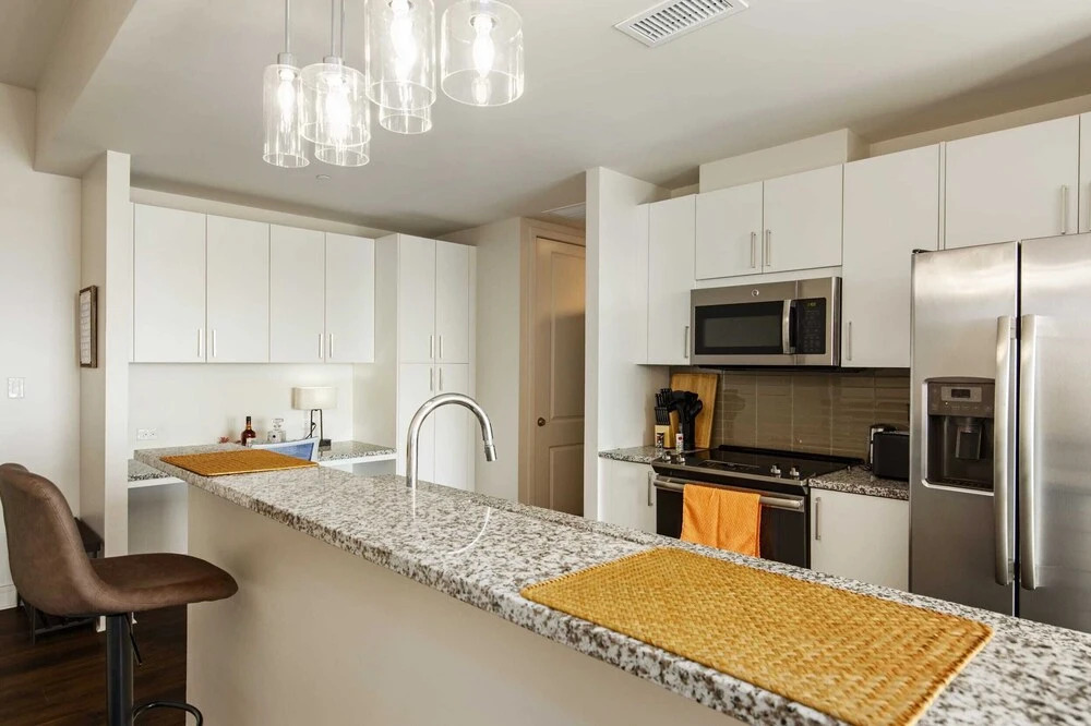 Luxurious High Rise 1BR With Louisville Flair by Cozysuites