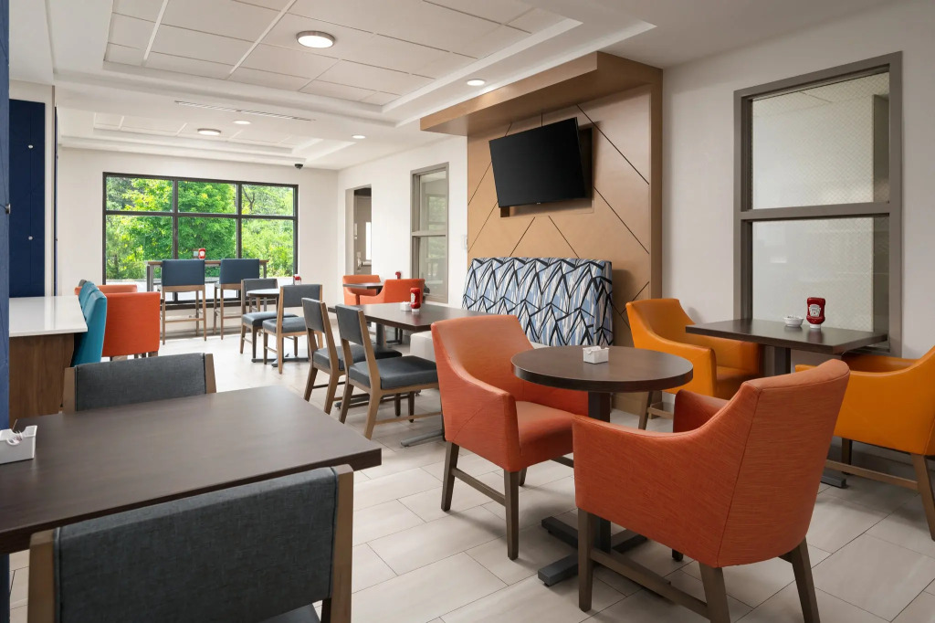 Holiday Inn Express & Suites Newport S by IHG