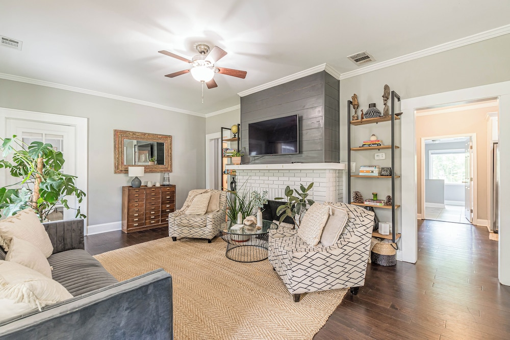 Luxury 5BR Retreat with Private Pool