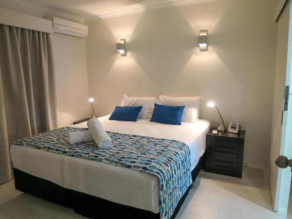 On Palm Cove Beachfront Apartments