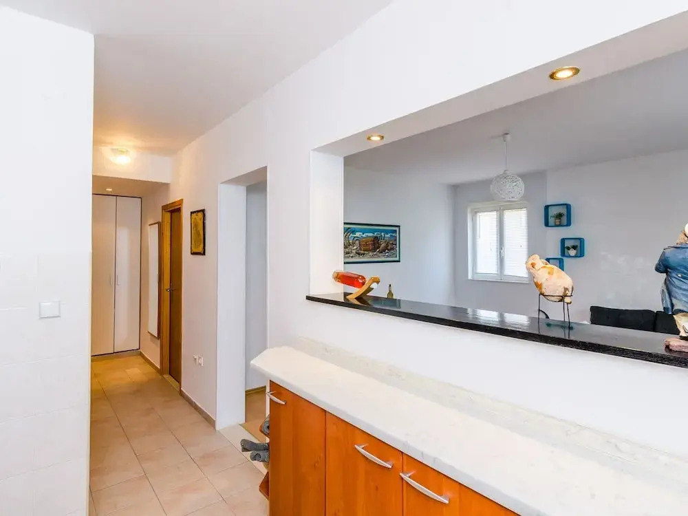 Apartment Antej - One Bedroom Apartment With Terrace and City View
