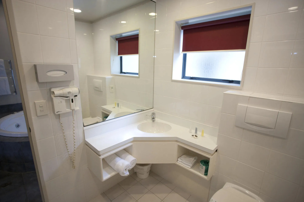 Aubyn Court Spa Motel