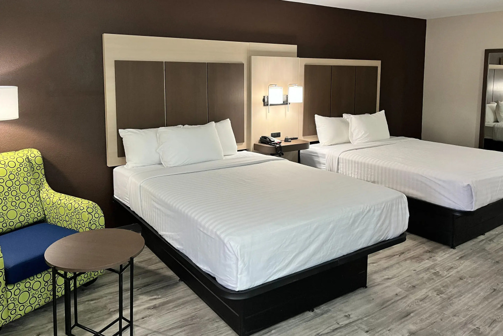 Quality Inn & Suites at Airport Blvd I-65