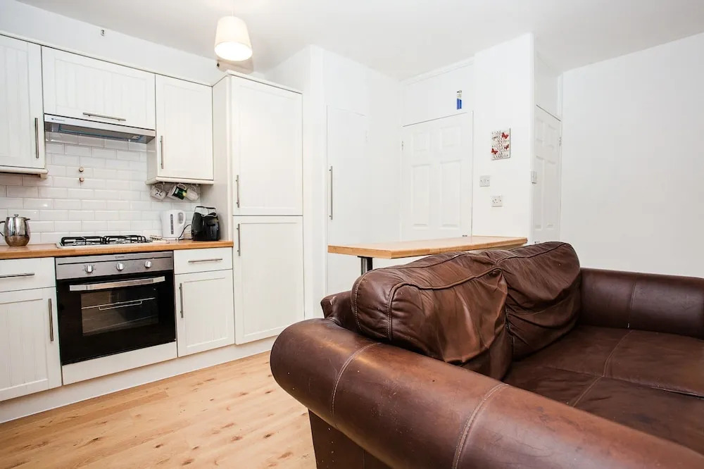 Fantastically Located 1 Bed Near Waterloo Station